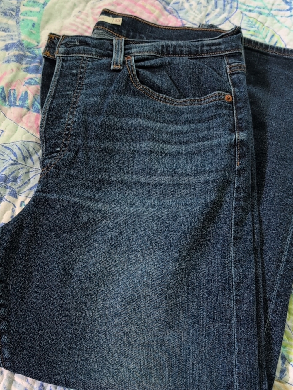 NWOT Levi's Dark Blue Denim Jeans with Leather Patch